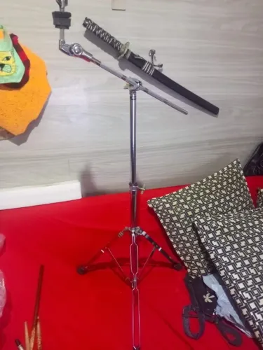Estande de bateria girafa nova
