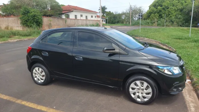 Chevrolet Onix Hatch LT 1.4 8V Flex Power Mec. 4P 2016