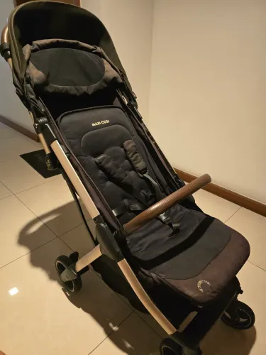 Carrinho de bebê MaxiCosi Eva 2