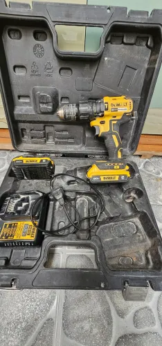 Parafusadeira dewalt usada