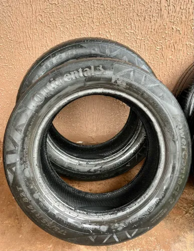 4 pneus R14 / 2 continental 175/65 / 2 firestone 175/70