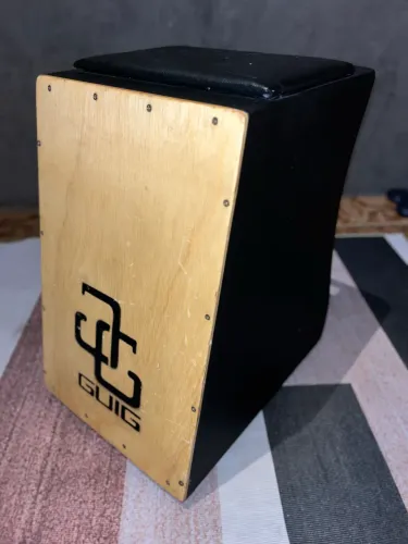 Cajón GUMS Acústico Percussão Preto Madeira - Ótimo para Música