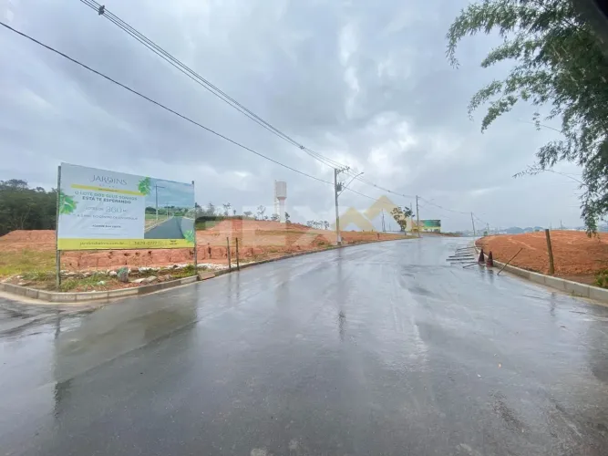 Terreno à Venda com 360m² no Bairro Jardins em Divinópolis MG.