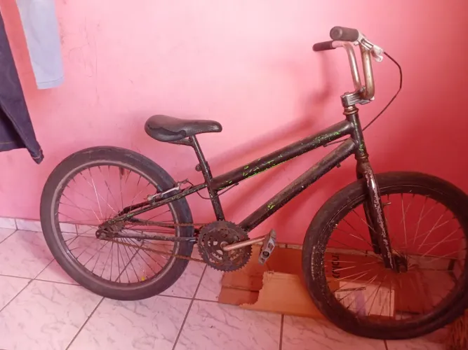 bicicleta aro 24 usada boa para qualquer modalidade
