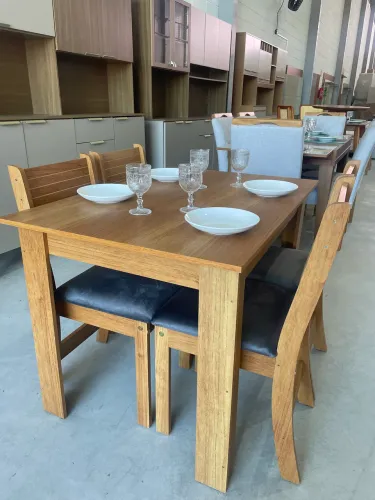 Mesa Jantar De MDF Com 4 Cadeiras NOVO