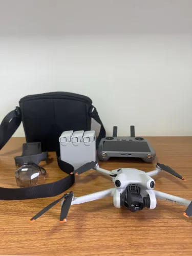 Drone DJI mini pro 4 RC - combo Fly More 