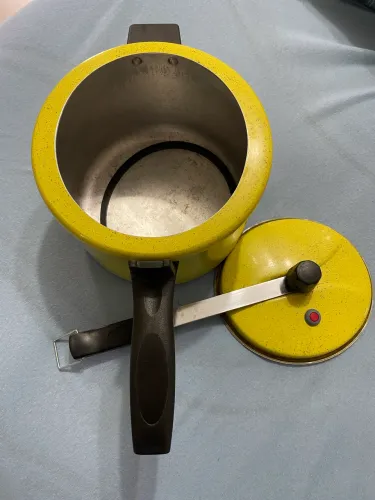 Panela de pressão semi nova marca Bon Chef