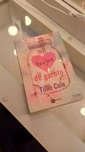Livro mil beijos de garoto