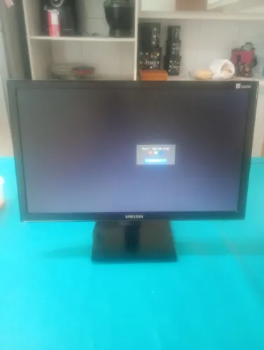 Título: Monitor Samsung 21,5? Full HD HDMI e VGA - Ótimo para PC e Escritório