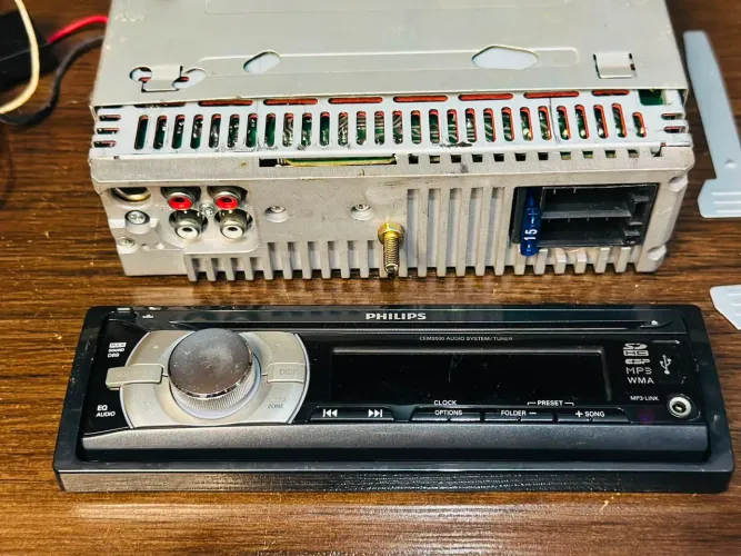 Rádio Automotivo 