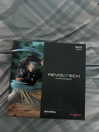 Garou revoltech one-punch man