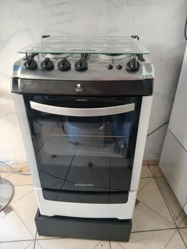 Fogão Electrolux 4 bocas automático forno excelente com 2 grades e lâmpada