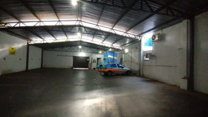 Prédio comercial no Setor Oeste com 30 vagas de Estacionamento!