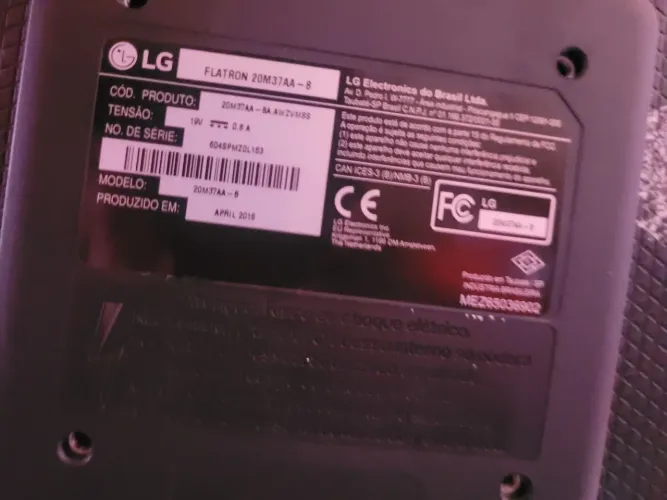 VENDO MONITOR LG 20?