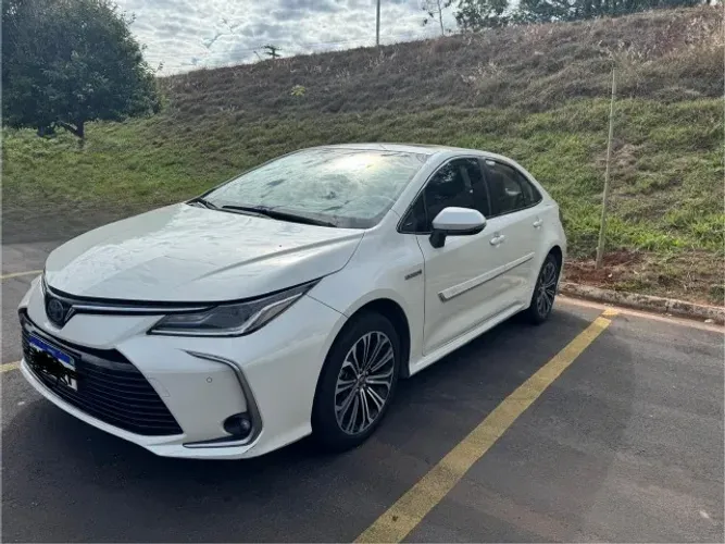 Toyota Corolla Altis Prem. Hybrid 1.8 Flex AUT 2020