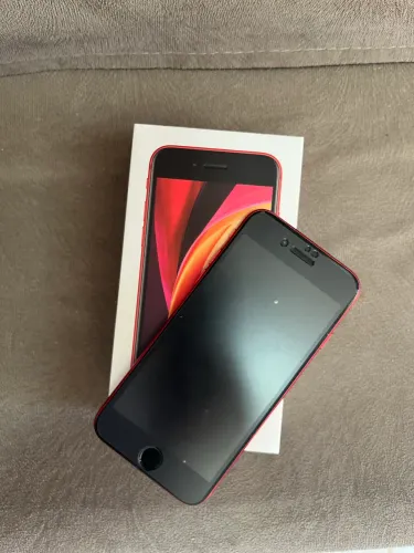 iPhone SE (64GB) RED