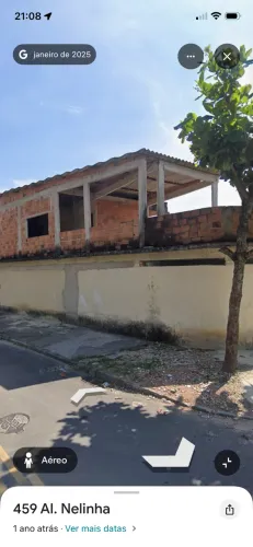 Vendo casa com 4 quartos .