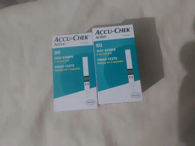 2 CAIXAS TIRAS REATIVAS ACCU-CHEK ACTIVE 50 UNIDADES CADA CAIXA VALOR 100,OO 