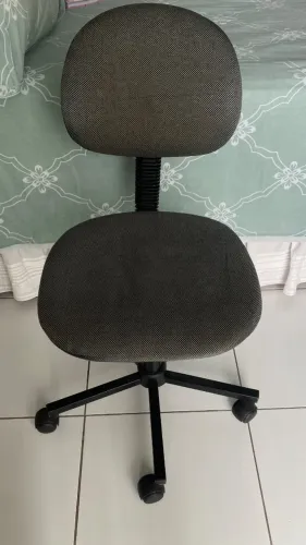 Cadeira de escritório giratória sem braço 