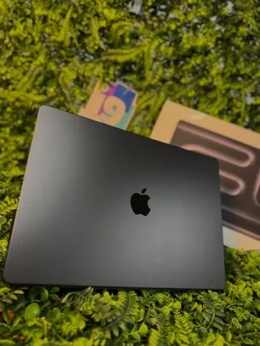 MacBook Pro 2024 A3403 Processador: M4 Pro 24GB RAM 512GB 24 ciclos de bateria