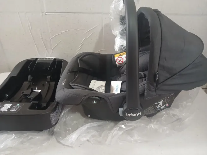 Infanti Zion Bebê Conforto com base para carro - Kit completo