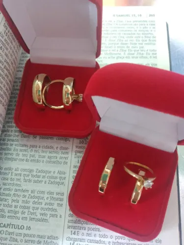 Par de aliança de noivado e casamento com garantia e caixinha