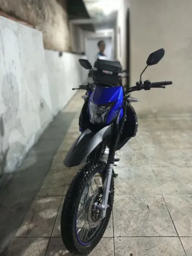 Shineray SHI 175 EFI 2025 - Azul - Apenas 5.500 km (Impecável!).