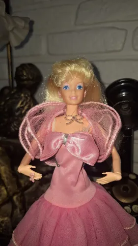 Boneca barbie sonho de perfume