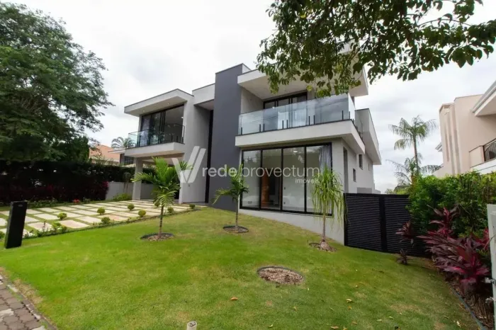 Casa Alphaville Campinas com 4 suítes e piscina