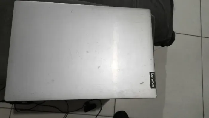 Notebook Lenovo S145 i5 8ª geração - Tela Quebrada