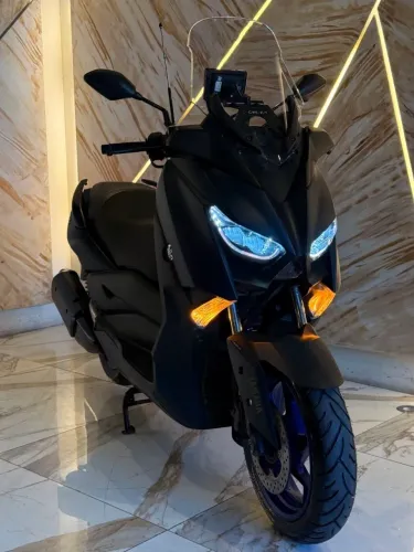 YAMAHA XMAX 250
