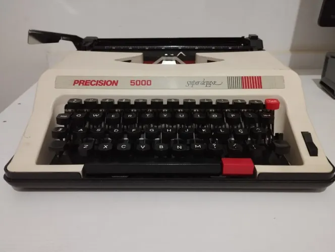 Máquina de escrever - Precision 5000 Super Deluxe Antiga