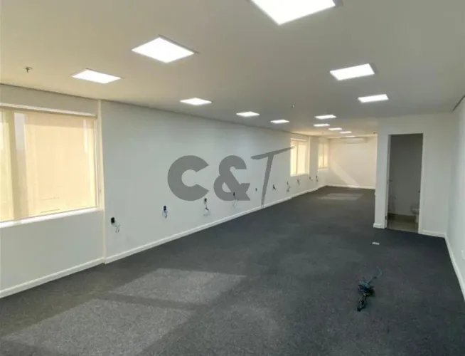Conjunto Comercial - 3 Salas à Venda no Itaim Bibi, São Paulo/SP