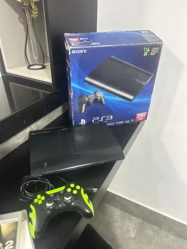 PlayStation 3 (10 jogos + 1 controle)