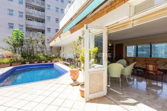 Cobertura no Itaim Bibi de 700 m² com 3 suítes