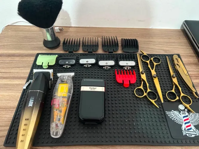 Vendo kit para barbearia, pronto para você começar a trabalhar.