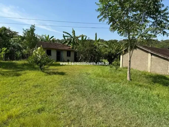 Barrozo Imóveis - Sítio a venda com 4.4 alq (21.3 ha) com rio na divisa e pastagem.
