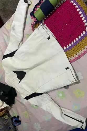 Jaqueta Dainese em couro legítimo 