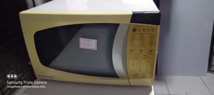 Vendo microondas Electrolux 18 litros perfeito!!! 