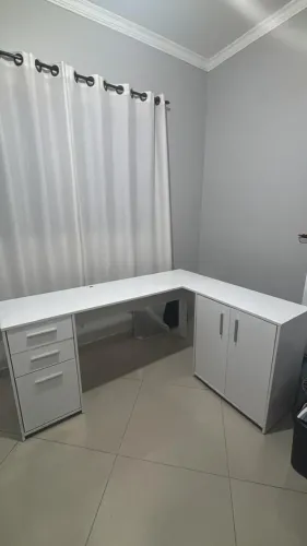 Escrivaninha em L