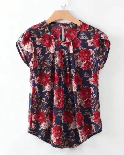 Blusa floral SHEIN, tamanho M (veste 38). Linda e delicada! ?