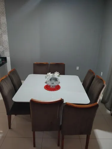 Vendo mesa de jantar 8 cadeiras