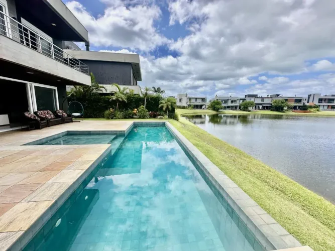 Oportunidade única: Casa em Condomínio fechado com incrível vista permanente para o lago ,