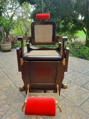 Cadeira de barbeiro antiga