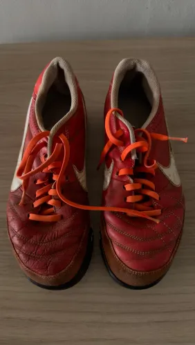 Chuteira Nike - TAM. 40