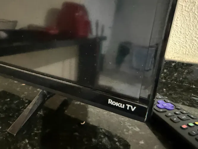 Tv 28 polegadas smart roku 