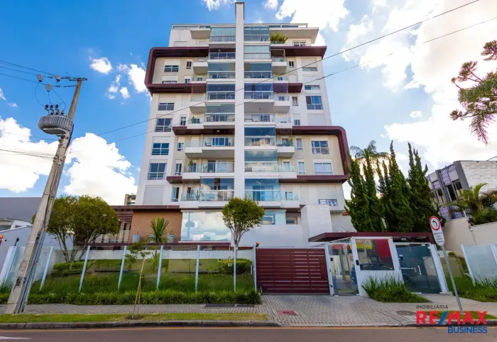 Cobertura Duplex no Batel | 3 suítes | 4 vagas de garagem