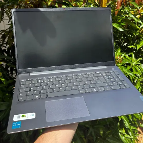 TORRO! Notebook Lenovo i3 12° Geração com 90 dias Garantia 