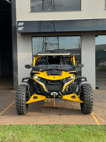 UTV can-am Maverick R 2024