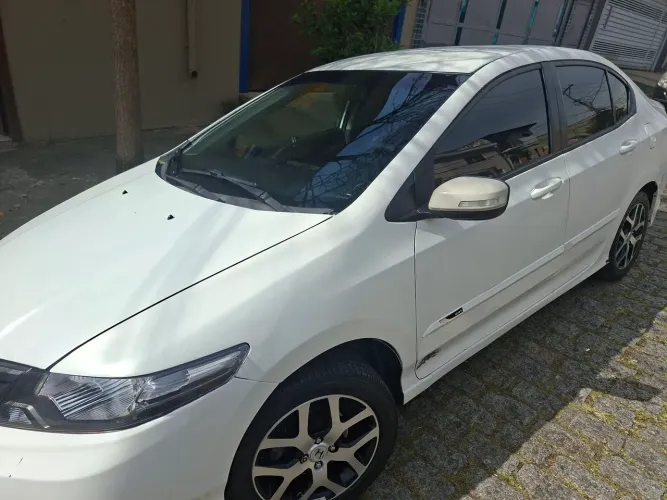 Honda City Sedan Sport 1.5 Flex 16V 4P Mec. 2014